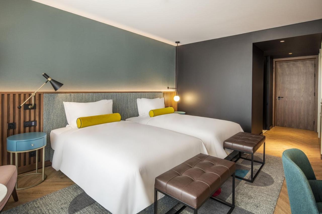 Renaissance Porto Lapa Hotel Exterior photo Deluxe room