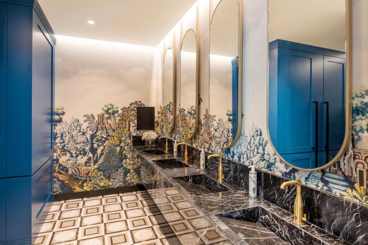 Renaissance Porto Lapa Hotel Exterior photo The bathroom of the 1001 Suite