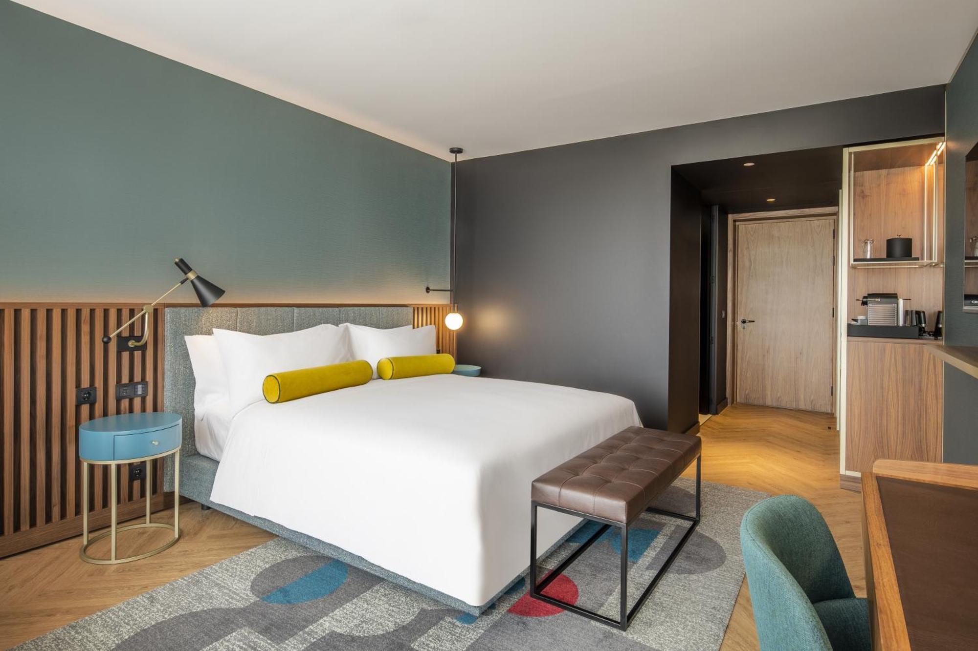 Renaissance Porto Lapa Hotel Exterior photo A room at the hotel