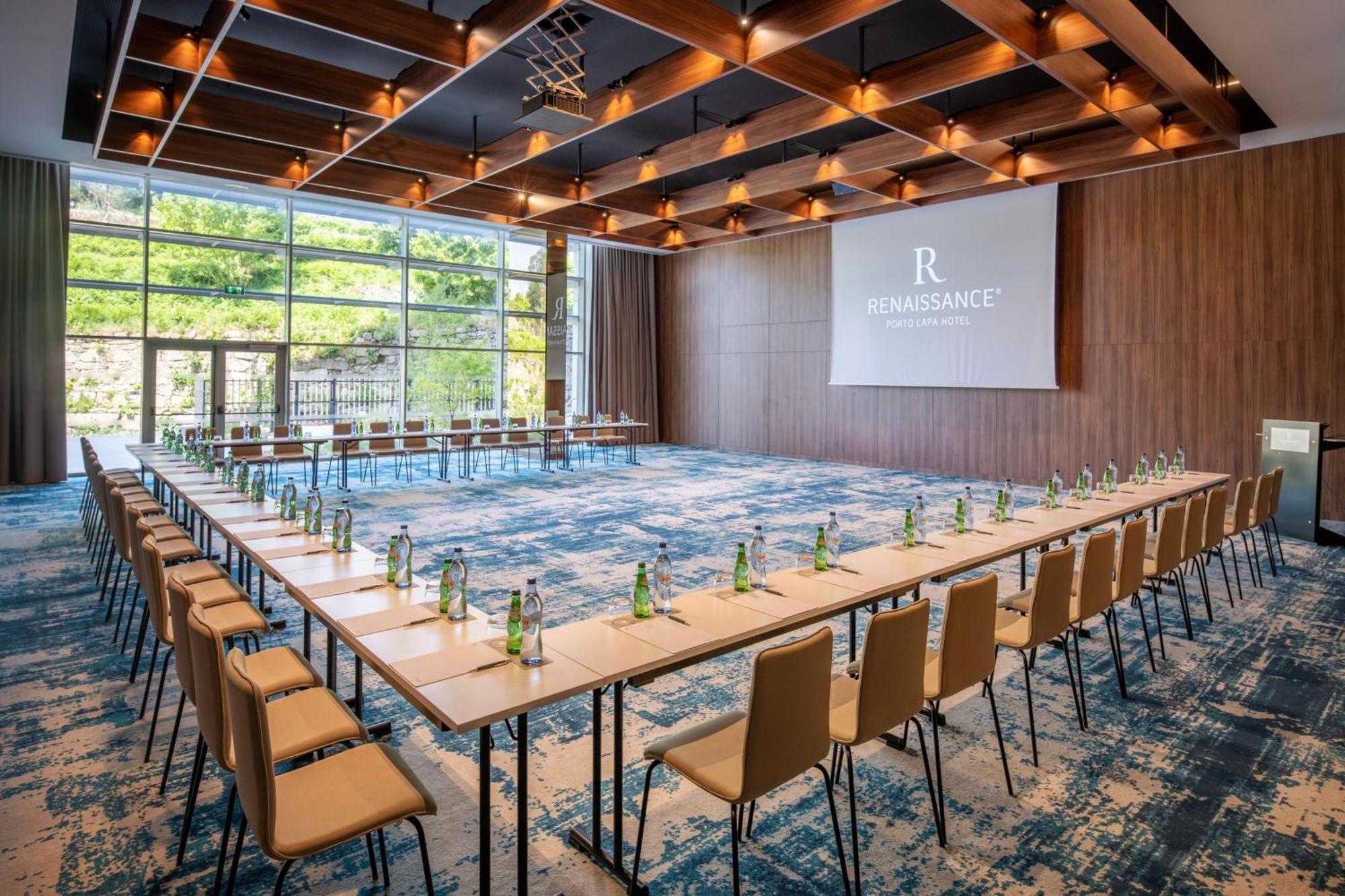 Renaissance Porto Lapa Hotel Exterior photo Meeting room