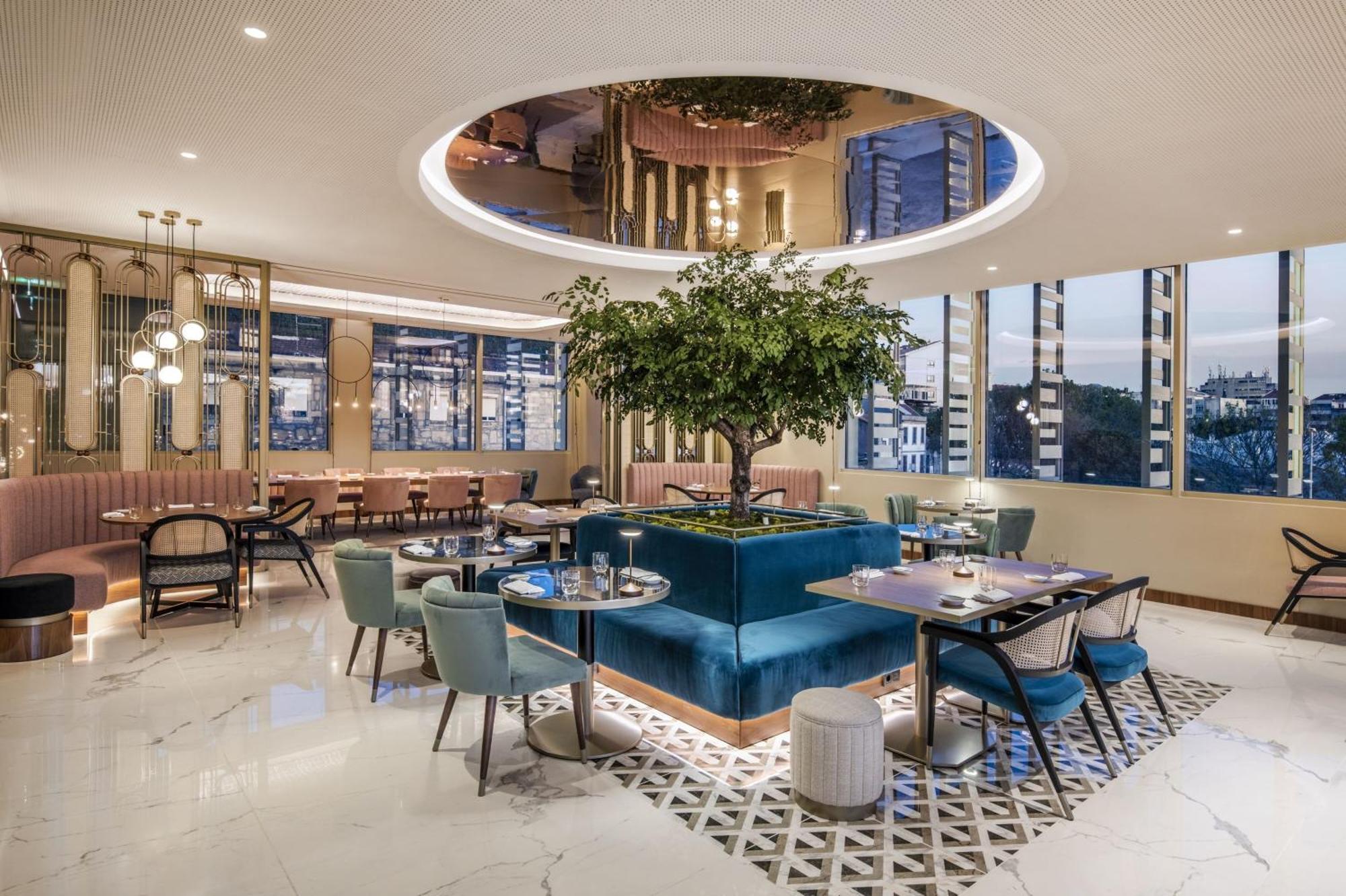 Renaissance Porto Lapa Hotel Exterior photo The restaurant